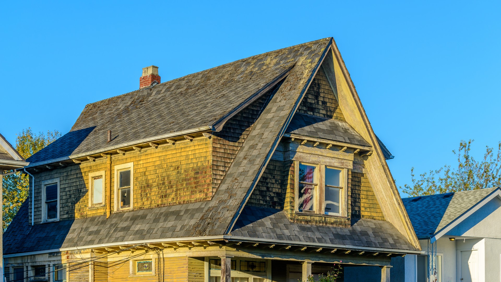 Should Asbestos Stop an Older-Home Purchase?