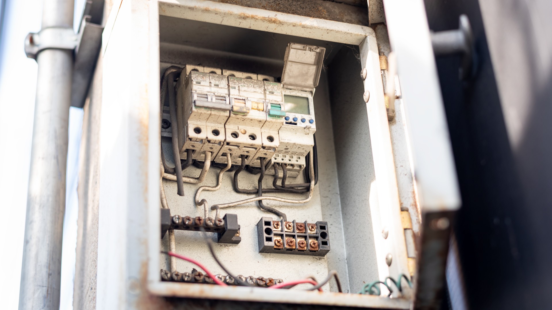 Should You Buy a Home With a Federal Pacific Panel?